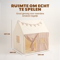 Afmetingen van beige speeltent met bruin-wit geblokte details. Tekst: RUIMTE OM ECHT TE SPELEN.
