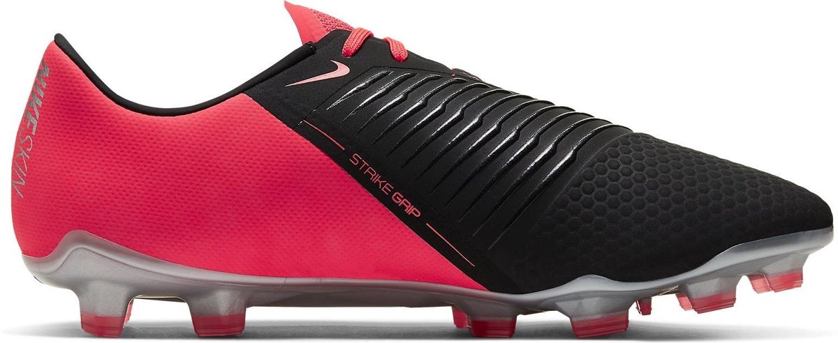 Nike Phantom Venom Pro FG voetbalschoenen in maat 44, zwart met fuchsia, ontworpen voor optimale grip en controle.