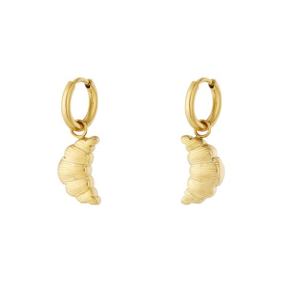 Paire de boucles d'oreilles dorées avec pendentifs en forme de croissant aux lignes épaisses.