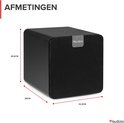 Zwarte subwoofer met afmetingen 32,5 x 28 x 28,5 cm. Voorzien van Audizio logo.