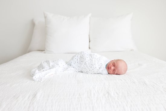 Lulujo - Hydrofiele Doek - Swaddle - Katoen - 100x100 cm - Stars - Kraamcadeaus - Babydekens - Babycadeaus - Tetradoeken - Zwangerschapscadeau — afbeelding 3