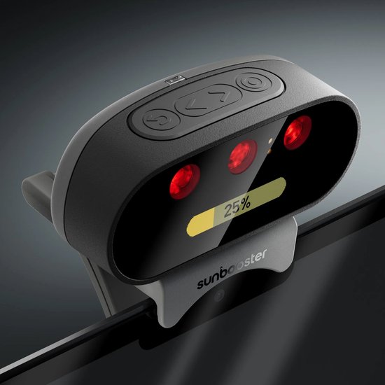 Close-up van een zwarte webcam met drie rode lampjes en een 25% batterij indicator.