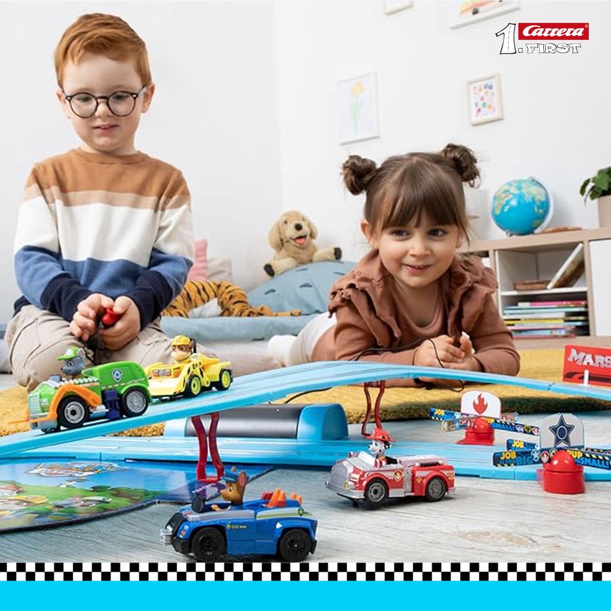 Carrera 290 First – Piste De Course Double Pat' Patrouille, 2,9 M, échelle 1:50, Batteries Incluses – Dès 3 Ans