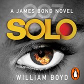 Boekomslag: 'Solo' door William Boyd, met de titel in grote gele letters en een close-up van een oog met vuur erin.