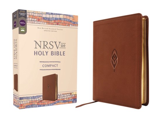 Omslag van NRSVue Holy Bible – Compact Brown Leathersoft