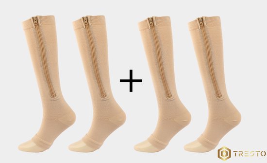 Vier beige steunkousen met rits, met een plus-teken ertussen.