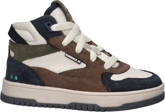 Sneaker montante avec empiècements marron, blanc, vert et bleu marine. "BUNNIES JR" sur le côté.