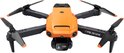 Oranje en zwarte drone met HD camera, vliegend met propellers aan. Op de zijkant staat PB.Drone.