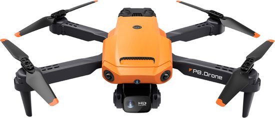 Oranje en zwarte drone met HD camera, vliegend met propellers aan. Op de zijkant staat PB.Drone.