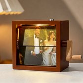 Foto Flipbook met 16 Foto’s – Gepersonaliseerd Houten Animatieboek met Licht – Brown