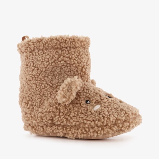 Bruine teddy fleece pantoffel met beergezichtje, neusje, oogjes en oortjes.