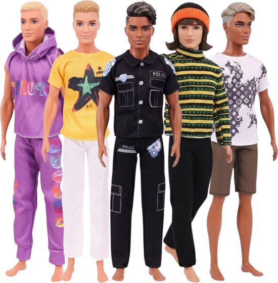Lynn’s poppenkleertjes - Set ‘James’ - Geschikt voor modepop - Set van 5 outfits - Politie, sport, winter, zomer, lente, herfst - Cadeauzakje