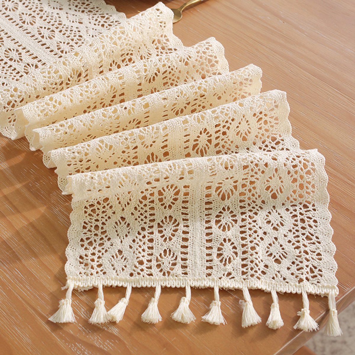1x Bohemian Tafelloper - Gehaakte Kant & Pompons - Rustieke Dekoratie - 24x180cm Beige Tafelaccessoire