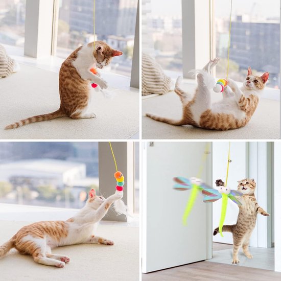 Een collage van vier foto's van katten die spelen met verschillende hangende kattenspeeltjes.