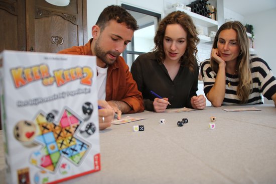 999 Games - Keer op Keer 2 - Dobbelspel - Met nieuwe dobbelstenen en mogelijkheden - Gezelschapsspel - Familiespel - Klein cadeautje