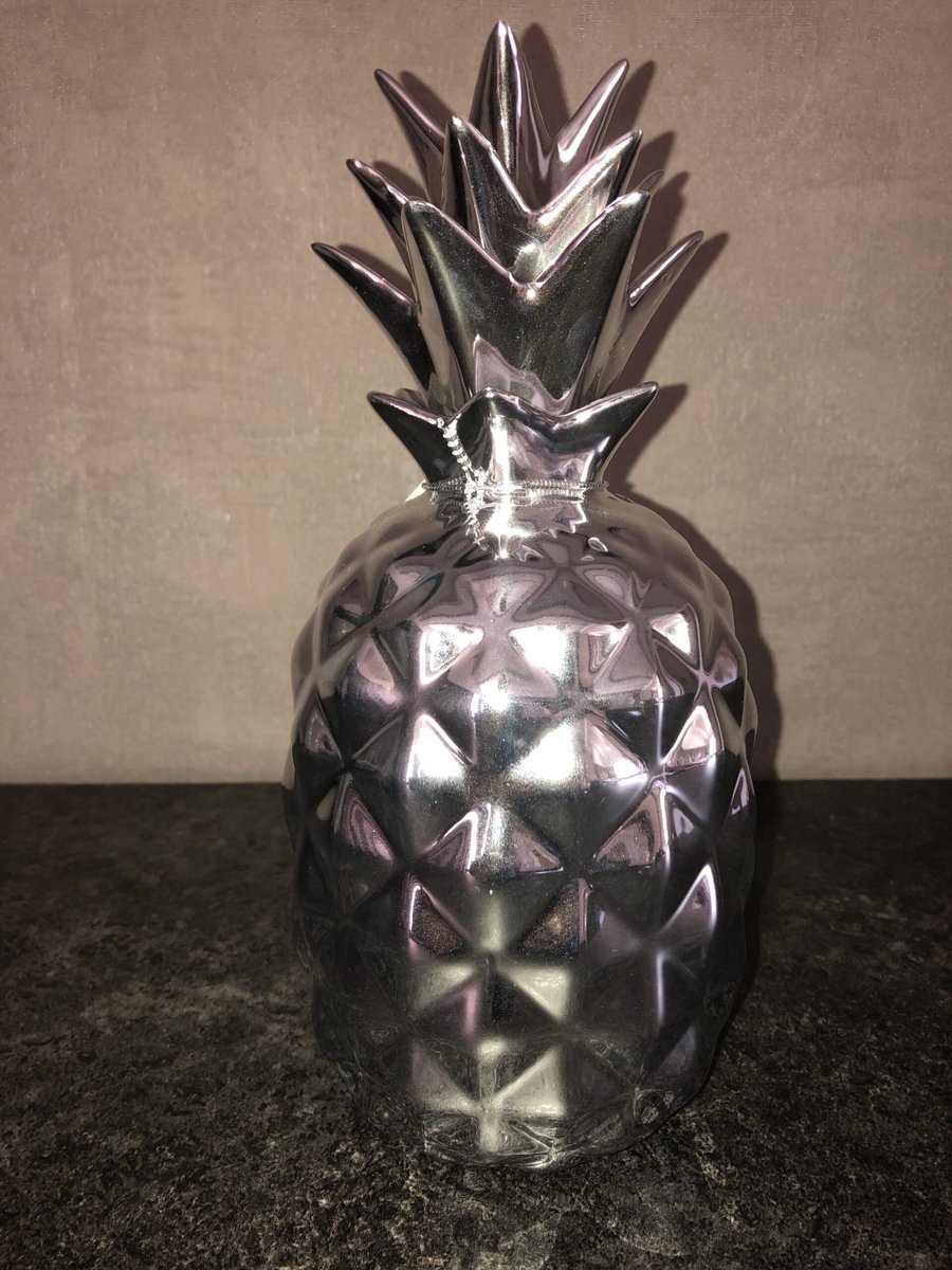 Decoratieve Ananas - Zilverkleurig Keramiek - 14x14x30cm