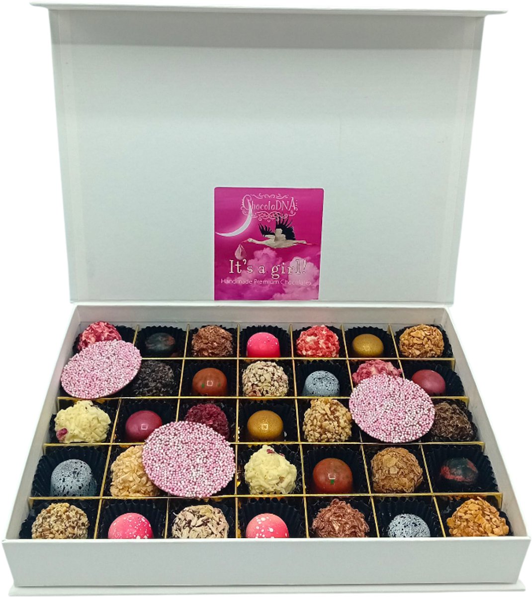 Geboortebox Groot 35 It's a Girl luxe chocolade Truffels & Pralines: Geboortebox_Geboortecadeau_Kraamcadeau_Cadeau Baby_Handgemaakte chocolade geboorte cadeau_Chocoladetruffels_Bonbons_Geschenkdoos_Moeder_Vegatarisch_Baby Love