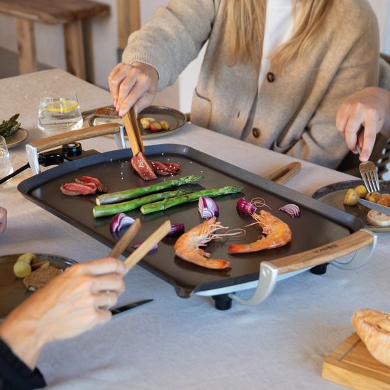 BOSKA Raclette Gourmet Party – Raclette-Grill für 8 Personen – PFAS-frei – Keramische Grillplatte – Griffe aus Buchenholz – Wendeplatte aus Aluminium – Schwarz