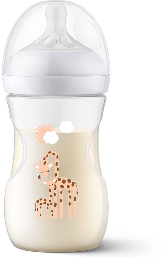 Gevulde Philips Avent babyfles met giraffenfamilie-opdruk, zonnetje en wolkjes.