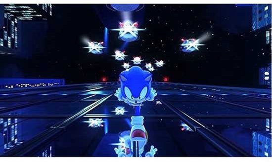 Sonic de egel rent op een donkere, futuristische baan met lichten en zwevende objecten.