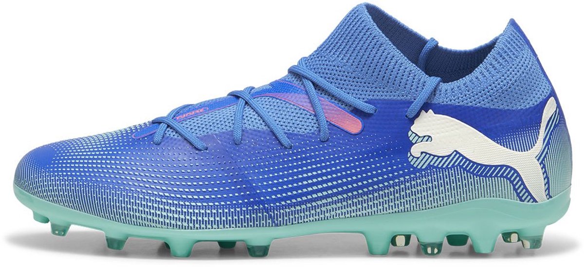 Puma Future 7 Match Mg voetbalschoenen in blauw, EU 45, met lichtgewicht mesh en ondersteunende tape.