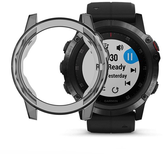 Transparante zwarte TPU smartwatch case zweeft naast een zwarte Garmin smartwatch met een zwart bandje.