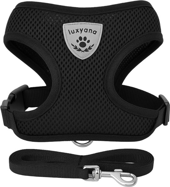 Harnais pour chien Luxyana noir avec laisse assortie sur fond noir.