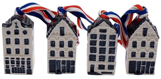 Set van vier Delfts blauwe miniatuur grachtenpandjes met een rood, wit en blauw lint.