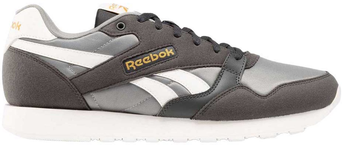 Grey 6 / Grey 3 / Chalk