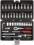 Zwarte koffer met een opengeklapte 48-delige dopsleutelset van KS Tools. De set bevat diverse doppen, bits en een ratel met rood-zwarte handgreep.