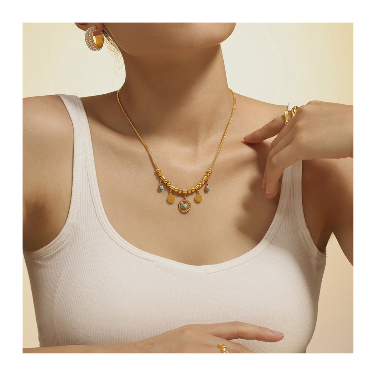 Goudkleurige Ketting - Stevige Ketting - Rode Bedels - Turkoois Steenhanger - Trendy & Duurzaam - Roestvrijstaal - Verstelbaar - Dames