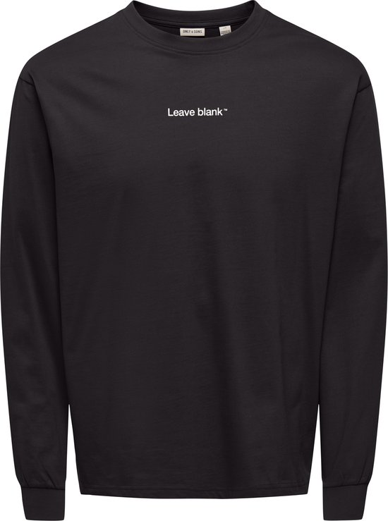 Zwarte longsleeve met de tekst "Leave blank™" op de borst.