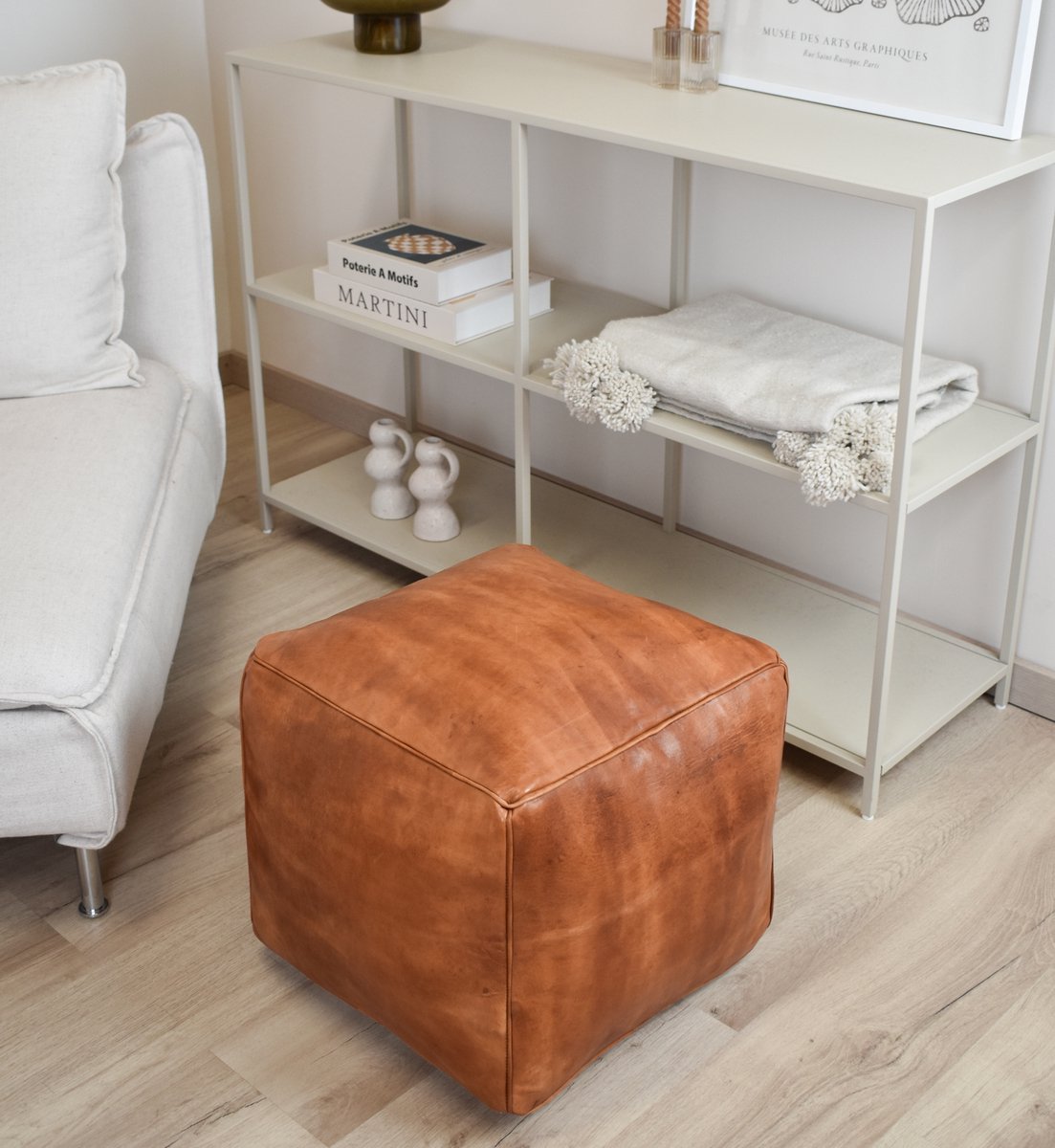 Leren poef bruin - Vierkante leren poef - 40x40x35 - Handgemaakt en stijlvol - Gevuld geleverd - Poufs&Pillows