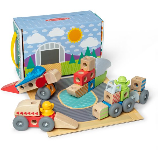 Houten voertuigen speelset met speeldoos, inclusief een vliegtuig, boot, auto en hijskraan.