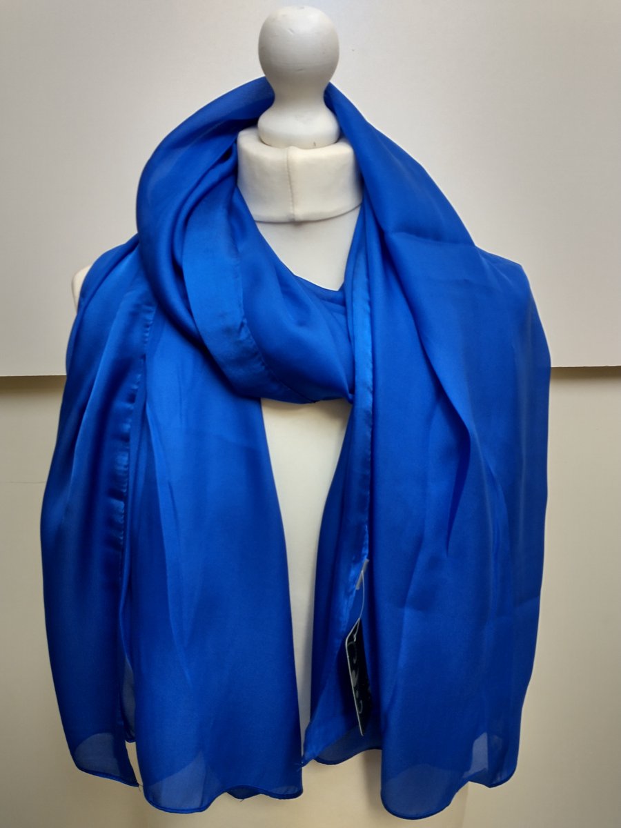 Lange glanzende dunne dames sjaal Marlina-effen konings blauw royal blue-satijnlook-omslagdoek-stola