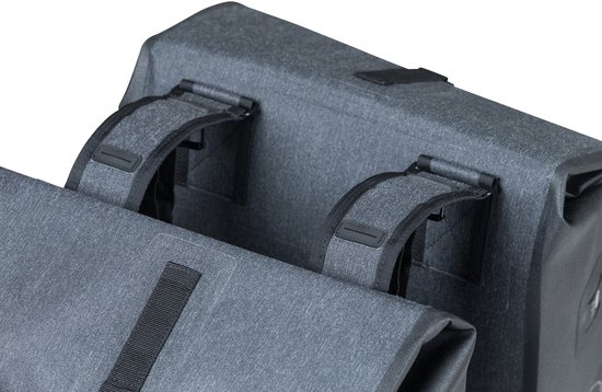 Basil Urban Dry Dubbele fietstas - Grijs - 50 Liter van Basil — afbeelding 3