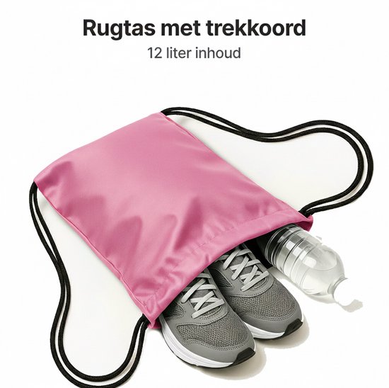 Roze gymtas met trekkoord, inhoud 12 liter, met sport schoenen en waterfles erin.