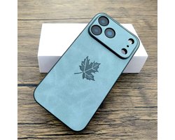 Telefoonhoesje iPhone 17 – Lichtblauw – Esdoornblad Design – PU leer