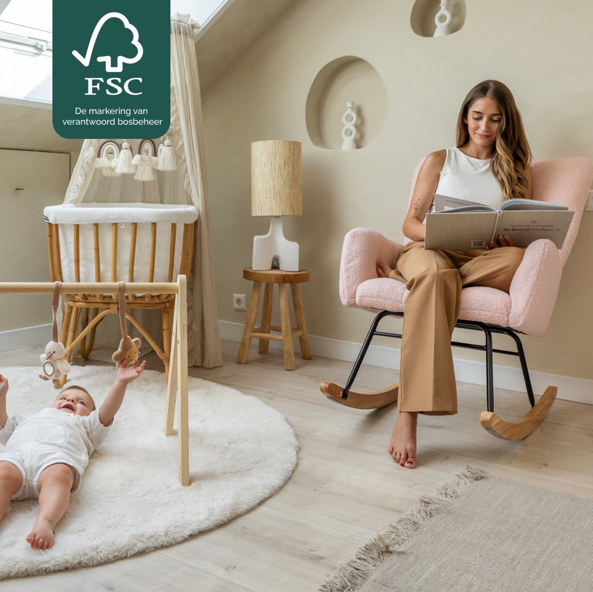 SITTT Schommelstoel - Relaxstoel babykamer - Fauteuil - Voedingsstoel - Licht Roze — afbeelding 6