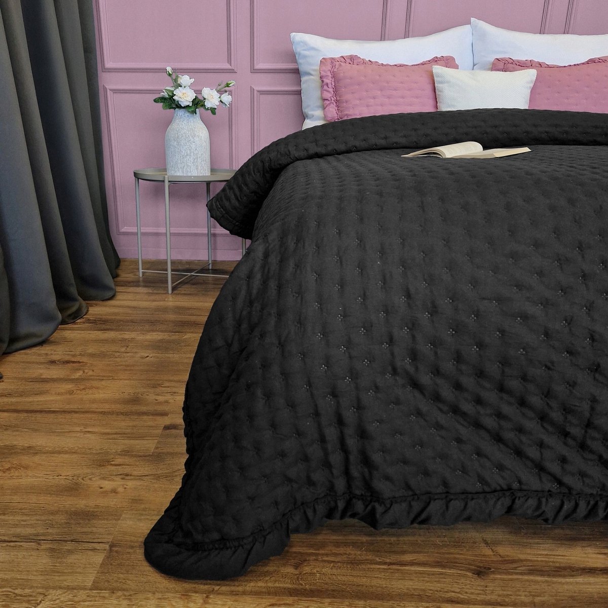 Narzuta Pikowana Celia 200x220 cm met Volant - Zwart