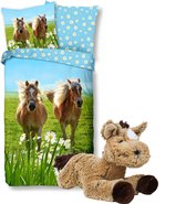 Good Morning-Dekbedovertrek Haflingers bloemenweide- 140x220- 1persoons- meisjes- incl. pluche knuffelpaard 32 cm lichtbruin