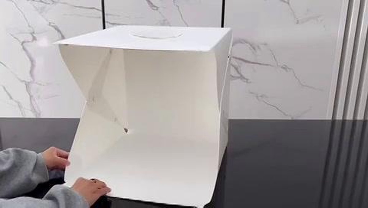 OBEST fotostudio lichtbox, 40 cm, draagbaar, opvouwbaar, met meerdere hoeken, ledlampen met instelbare helderheid, 12 soorten achtergrondverlichting, eenvoudige installatie OBEST fotostudio lichtbox, 40 cm, draagbaar, opvouwbaar, met meerdere hoeken, ledlampen met instelbare helderheid, 12 soorten achtergrondverlichting, eenvoudige installatie