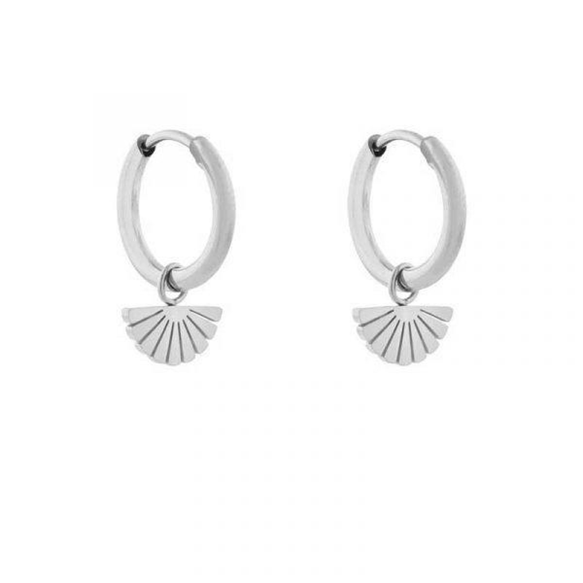 Essentialistics - Oorbellen minimalistisch waaier - Zilver - Stainless steel (verkleurt niet) - Kliksluiting