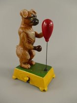 Gietijzeren beeld - Hond met boksbal - Dieren figuur. - 18 cm hoog