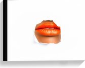 Canvas  - Fel Oranje Lippen door Muur - 40x30cm Foto op Canvas Schilderij (Wanddecoratie op Canvas)
