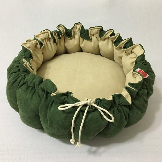 KORA Hondenmand – Kitten Bed – niet allergisch- honden mand – HAND MADE – kleine hondjes – 80 cm – fluffy – kattenmand – mand voor katten – super zacht – hondenkussen – mand – hond – kat – antislip – honden bed – kussen Groen & Creme kleur