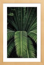 JUNIQE - Poster met houten lijst Schaduwrijke bladeren -13x18 /Groen