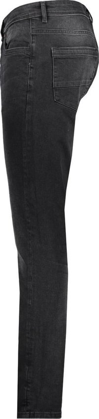 Zijaanzicht van een donkergrijze jeans met een label aan de achterkant.