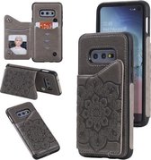 Voor Samsung Galaxy S10e bloem reliëf patroon schokbestendig beschermhoes met houder & kaartsleuven & fotolijst (grijs)