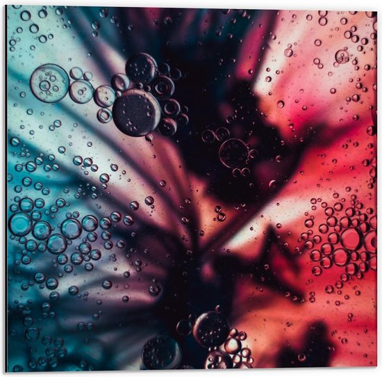 Dibond - Bubbels in Blauw met Rood Water - 50x50cm Foto op Aluminium (Wanddecoratie van metaal)